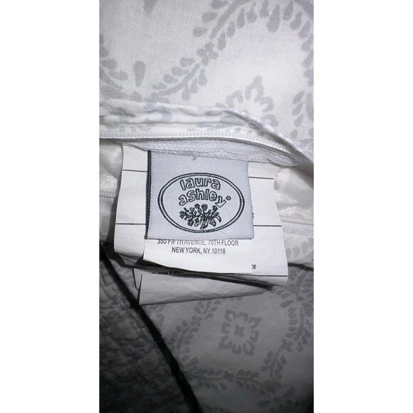 Laura Ashley European Single Pillow Sham Gray White Floral Quilted Zip Close - Picture 4 of 6